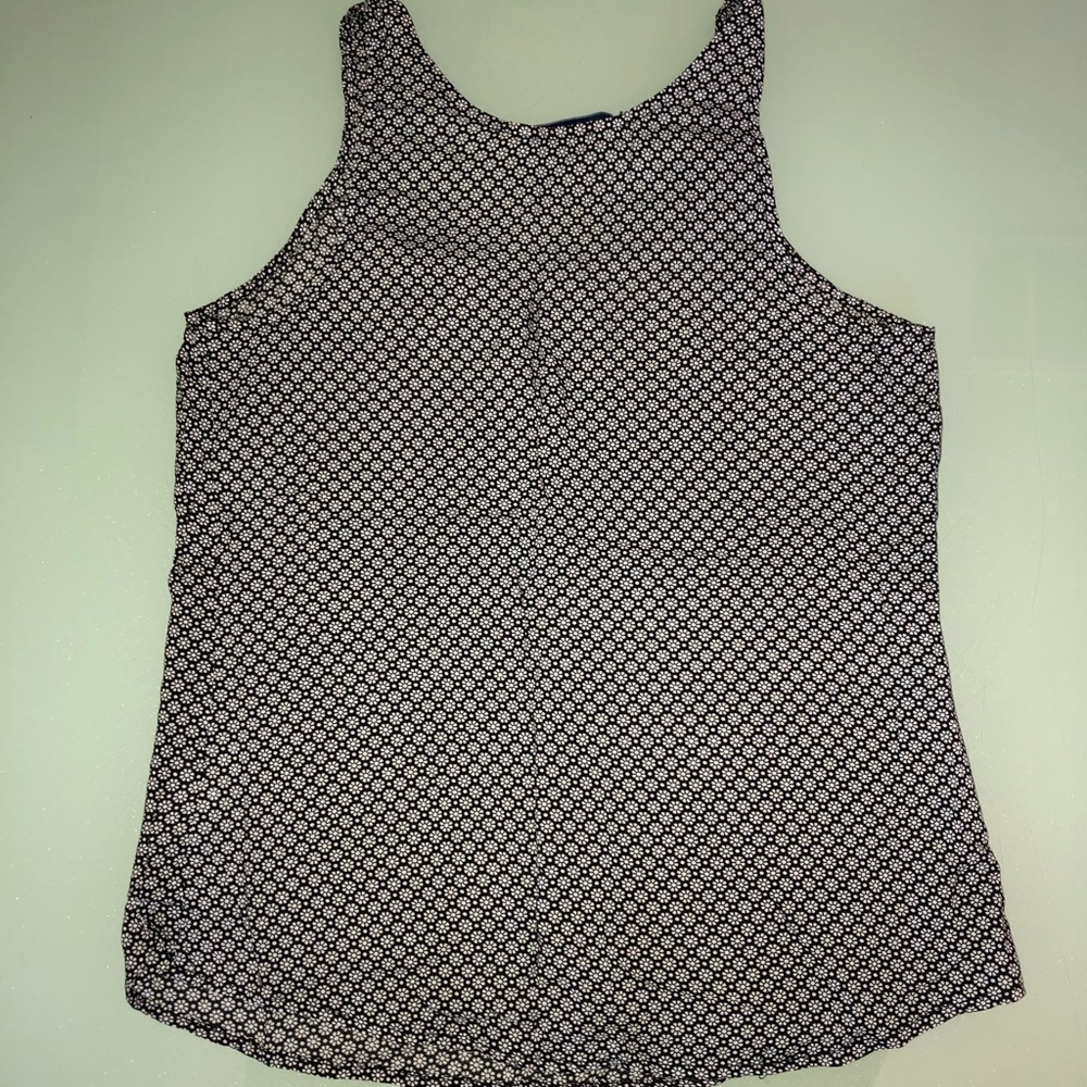 Old Navy Tank - Picture 2 of 3